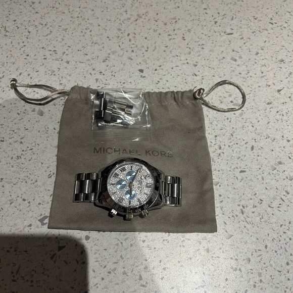 Michael Kors Watch - Picture 1 of 4